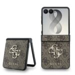 Guess PU 4G Metal Logo Hoesje Samsung Galaxy Z Flip 8 - Bruin