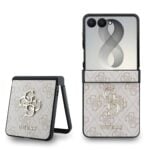 Guess PU 4G Metal Logo Hoesje voor Samsung Galaxy Z Flip 8 - Roze